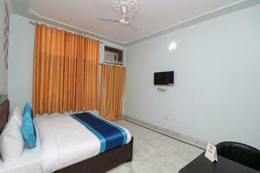 Hotell Oyo 17166 Ann S Cottage