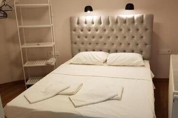 アパートホテル Linden Houses