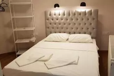 アパートホテル Linden Houses