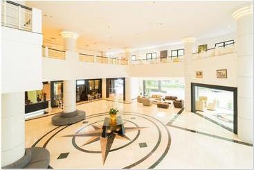 Отель The Sunerra Bandung City Centre