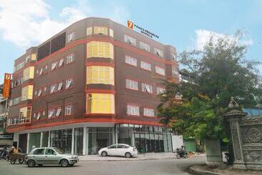 هتل 7 Days Premium