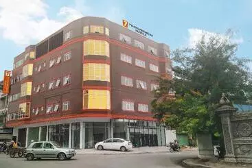 ホテル 7 Days Premium