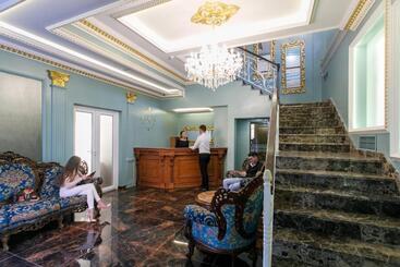 בית מלון כפרי Elite Palace