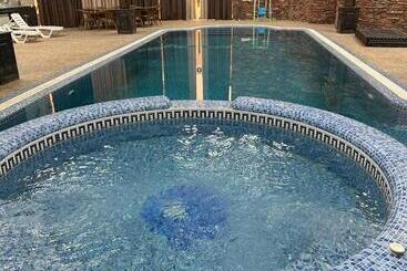 فندق Emirs Garden Residence