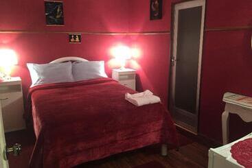 هتل Gran Copacabana Hostal