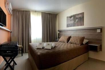 Hotel Illia 121 Apart