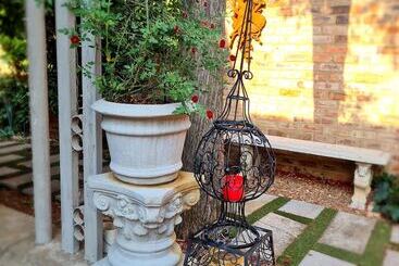 בית מלון כפרי Maison De Leo Luxury Guesthouse