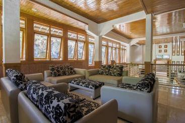 Pensió Reddoorz Plus Near Politeknik Negeri Bandung