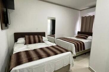 ユースホステル Penha Parque Pousada