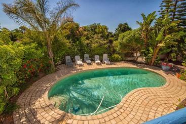 مبيت وإفطار Sea Whisper Guest House And Self Catering