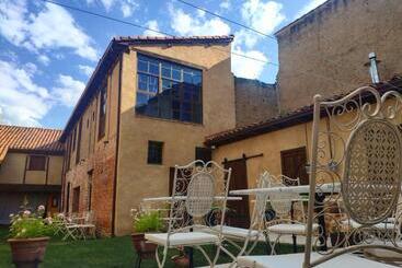 Casa De Los Hidalgos   Hostel