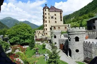 Hotel Sangar Qala Resort