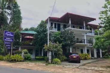 هتل Siyathma Polonnaruwa