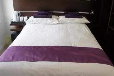 ベッドアンドブレックファースト Rooms At The Inn