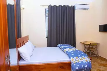 پانسیون Chibuba Airport Accommodation