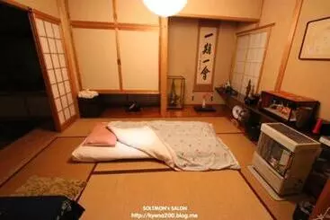 ペンション Guest House Chara