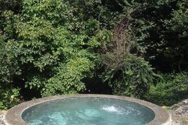 پانسیون Eco House Sabero