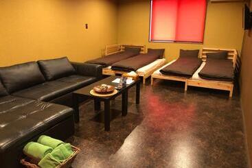 Pensione Mom S House