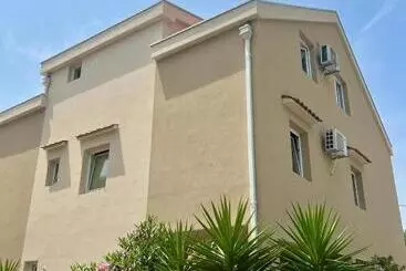 پانسیون Apartmani Bekonja