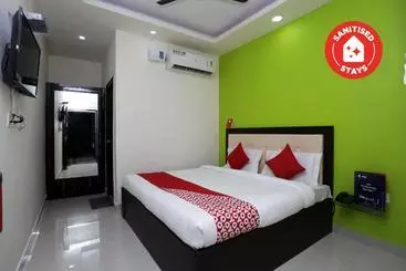 Super Hotel O Raj Palace