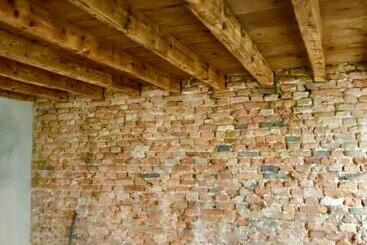 تختخواب و صبحانه Barbara’s Rooms