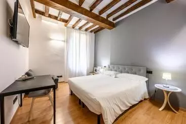 Aparthotel Emilia Studios