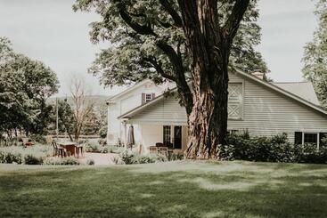 Hospedaria The Bond 1835