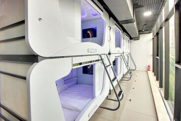 פנסיון Astropods Airport, Mumbai