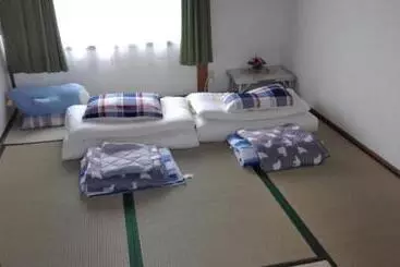 Pensió Kaeru Guest House
