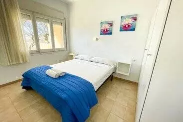 Apartamentos Sol y Mar Segur 3000