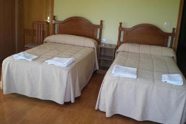 پانسیون Hostal Catro Ventos