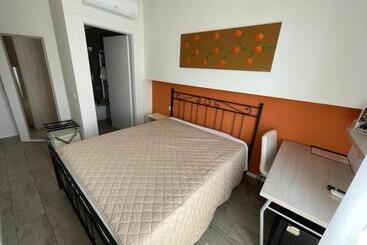 פנסיון Villa Fenix Osio Sotto