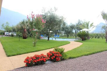 בית מלון כפרי Agritur Il Melograno