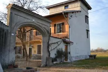 هتل Agriturismo La Farazzina