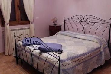 בית מלון כפרי Agriturismo Poponi