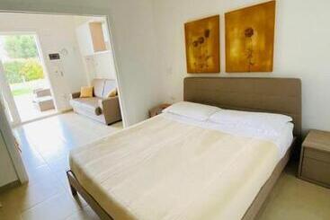 Vespucci Apartments Torre Lapillo