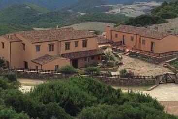 Hotelli L'oasi Del Cervo