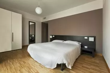 Pensiune Vialeromadodici Rooms & Apartments