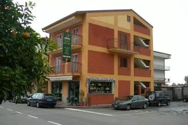 Pansiyon Caffè Nuovo 2 Holiday Rooms