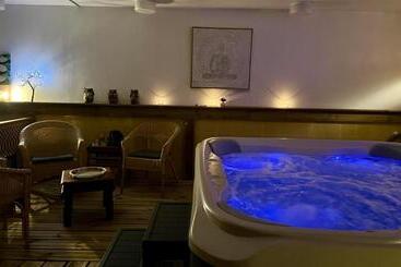 민박 Mas Escombelle