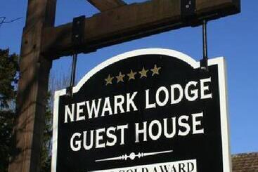 ペンション Newark Lodge Guest House