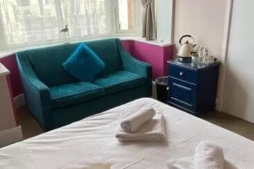 پانسیون The Bayridge Guest House