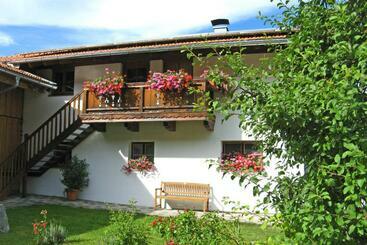 Hotelli Ferienwohnungen Wanderparadies Bauernhof