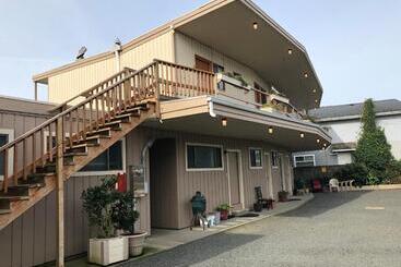 Hotel Webb's Scenic Surf