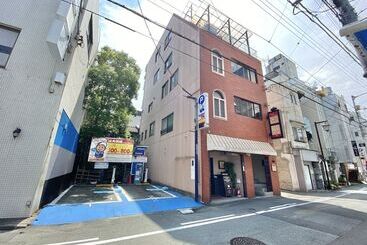 ペンション Guesthouse017徳島個室 飲食街中心 阿波踊り会館7分 文理&徳島大学 アスティとくしま車8分