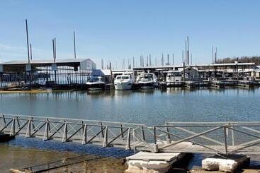 فندق صغير Highport Inn