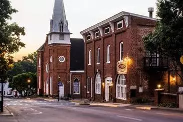 Hotelli Sheridan Livery Inn & Restaurant