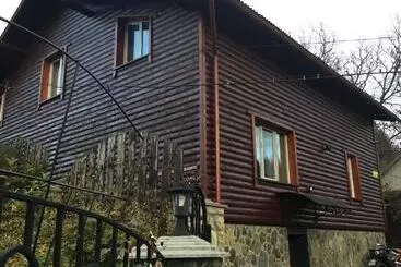 Majatalo садиба та чан Na Pagorbi