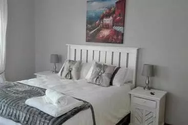 Pension  Versailles B And B