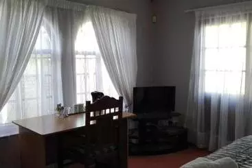 Majatalo Versailles B And B